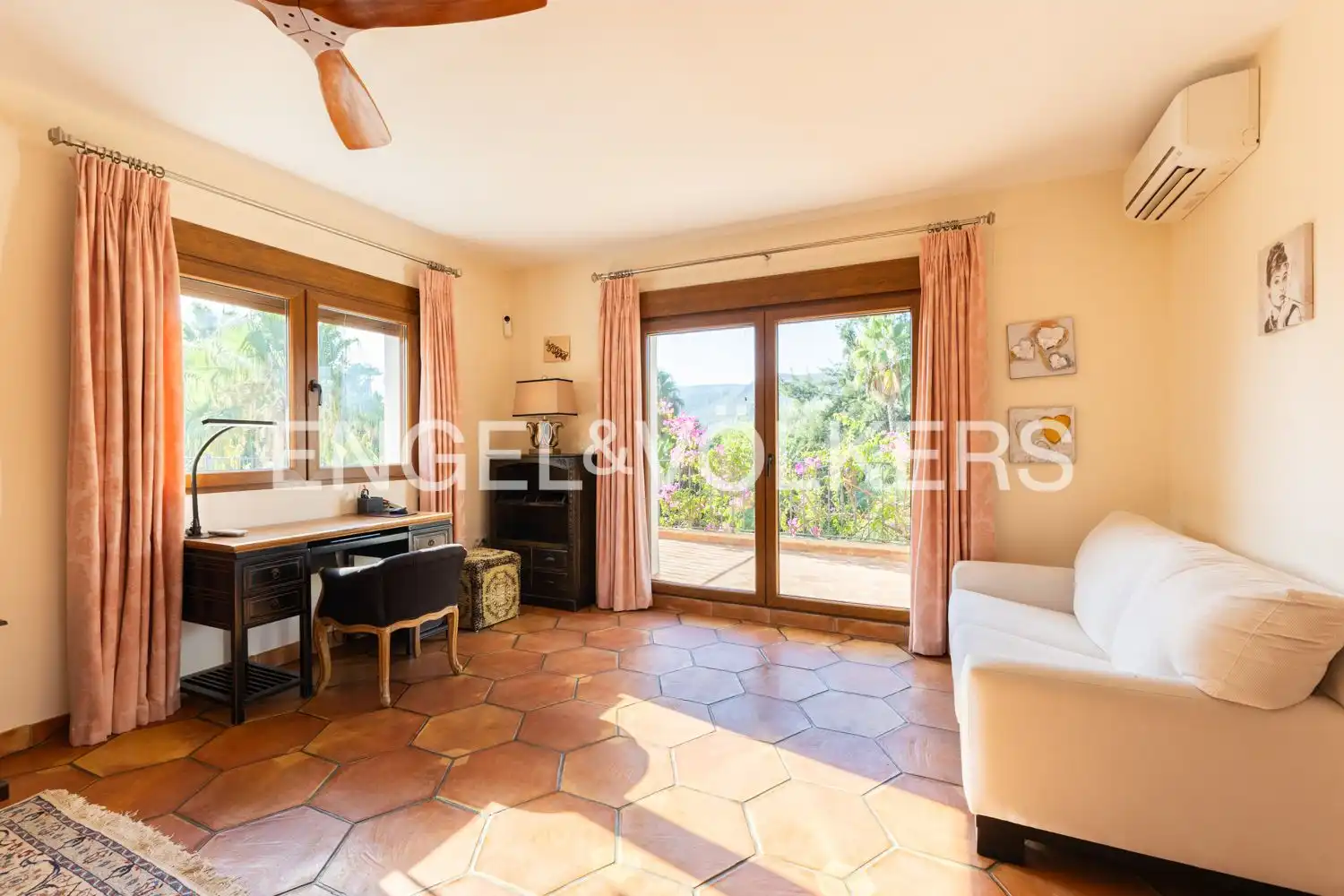Living room of Houses for sale in Pedreguer  with Air Conditioner, Heating and Private garden