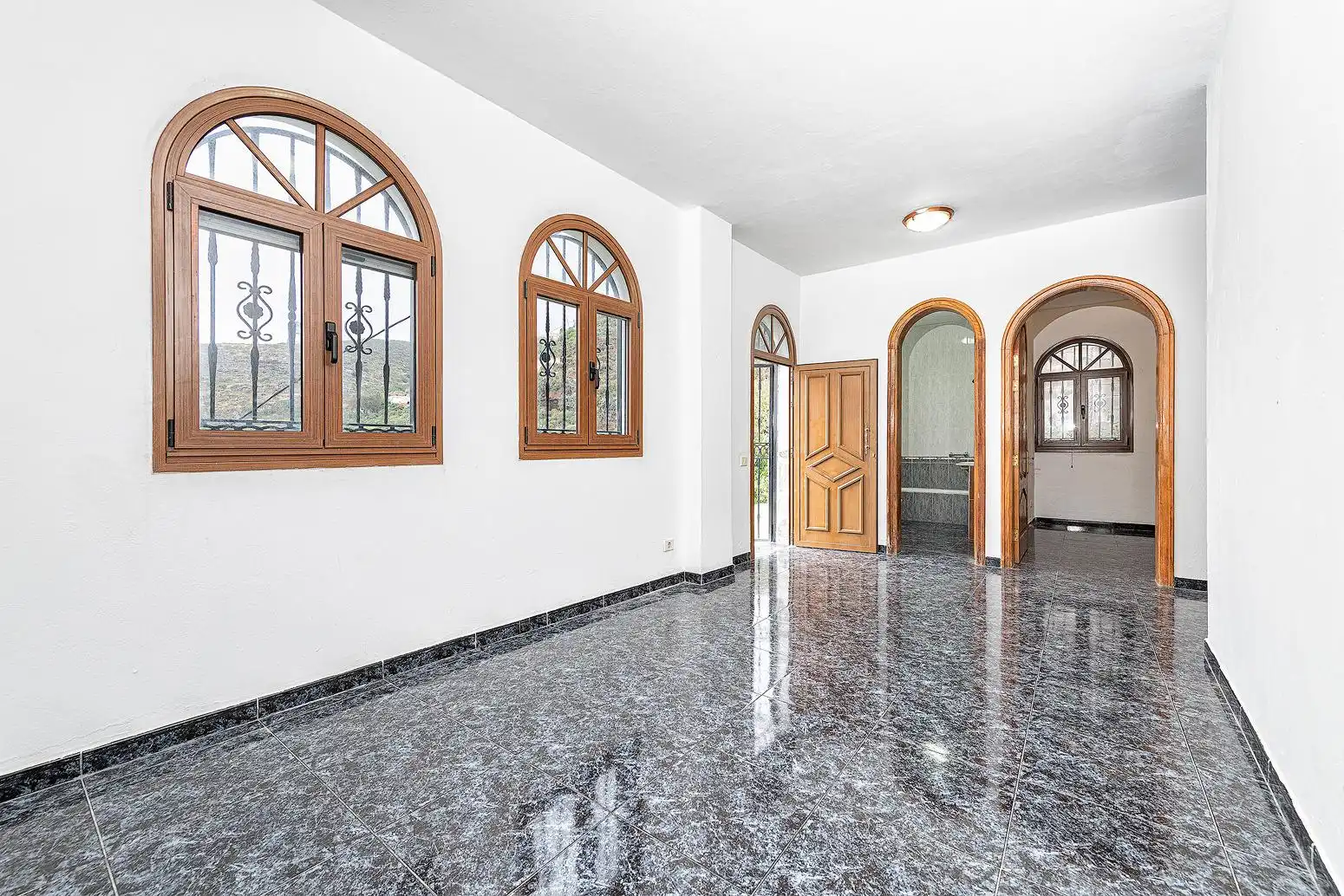 Houses for sale in Ingenio  with Air Conditioner, Heating and Private garden