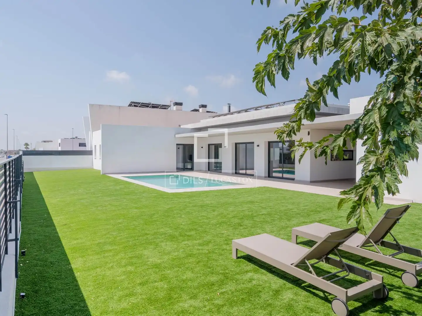 Vista exterior de Casa o xalet en venda en Burriana / Borriana amb Aire condicionat, Jardí privat i Traster