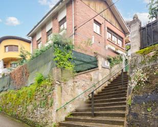 Vista exterior de Casa o xalet en venda en Mieres (Asturias) amb Jardí privat i Terrassa