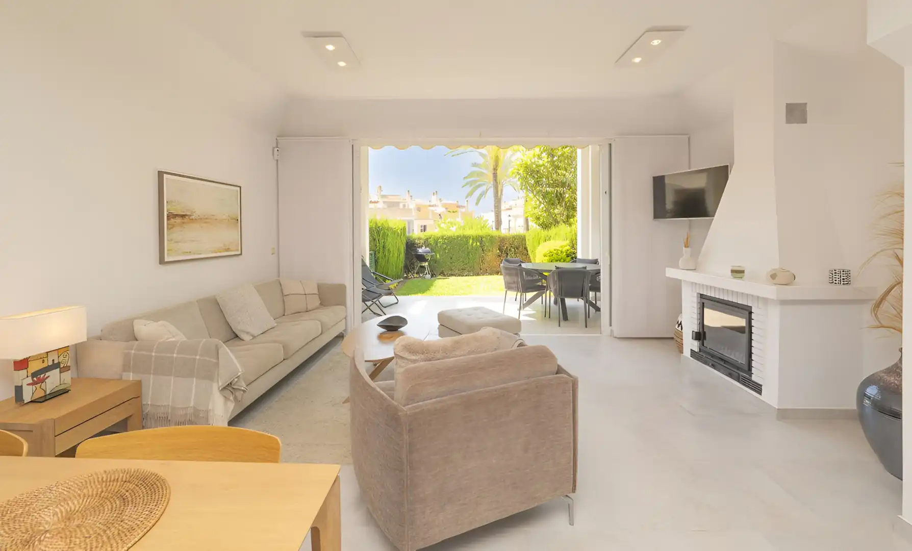 Semi-detached house with pool for sale in Río Real - Los Monteros, imagen 5