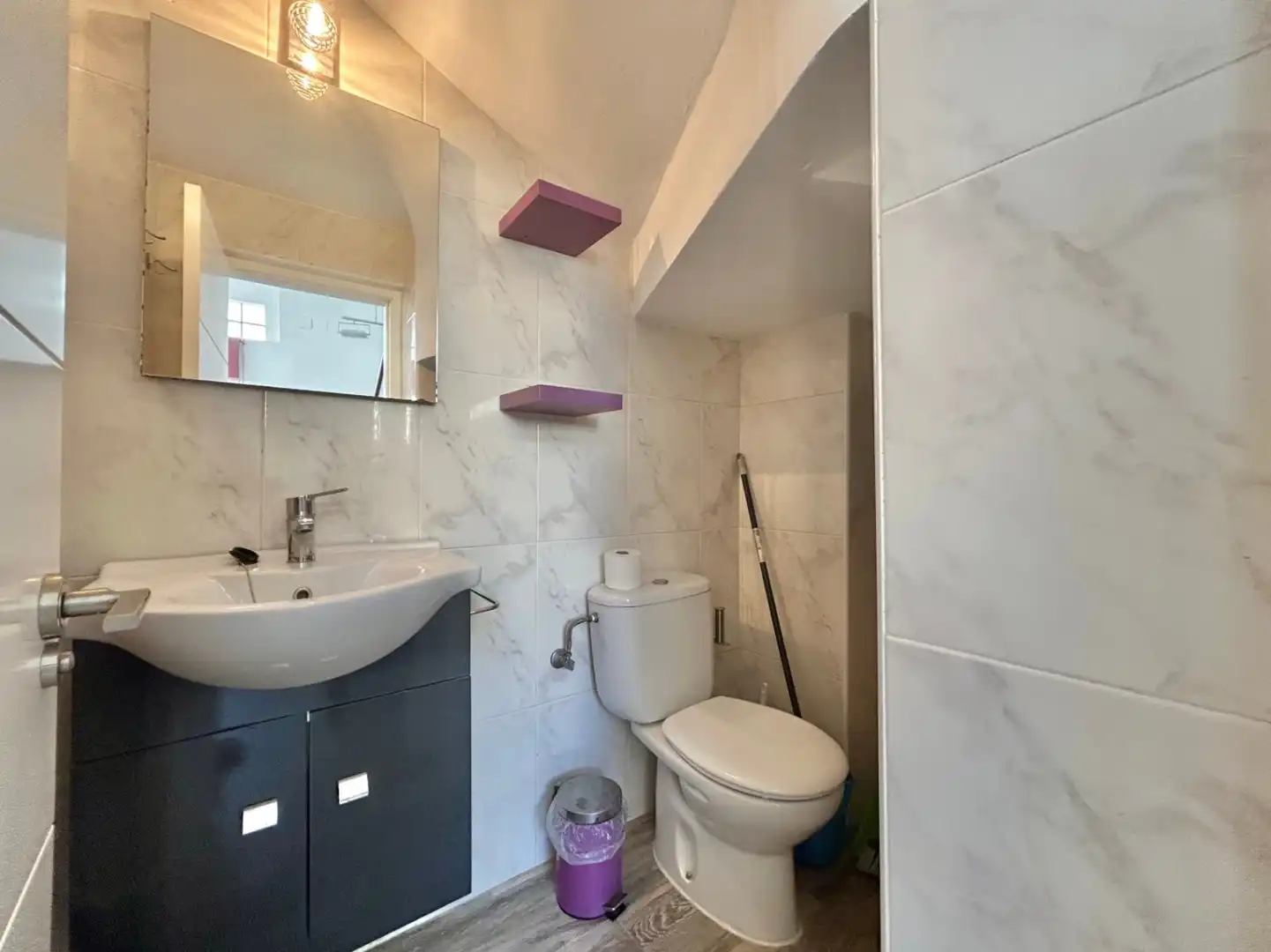 Badezimmer von Einfamilien-Reihenhaus zum Verkauf in Málaga mit Klimaanlage, Terrasse und Abstellraum
