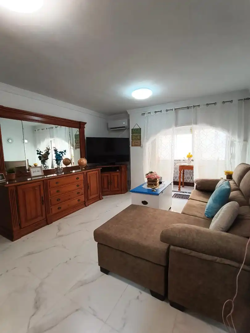 Sala de estar de Piso en venta en La Línea de la Concepción con Aire acondicionado y Amueblado