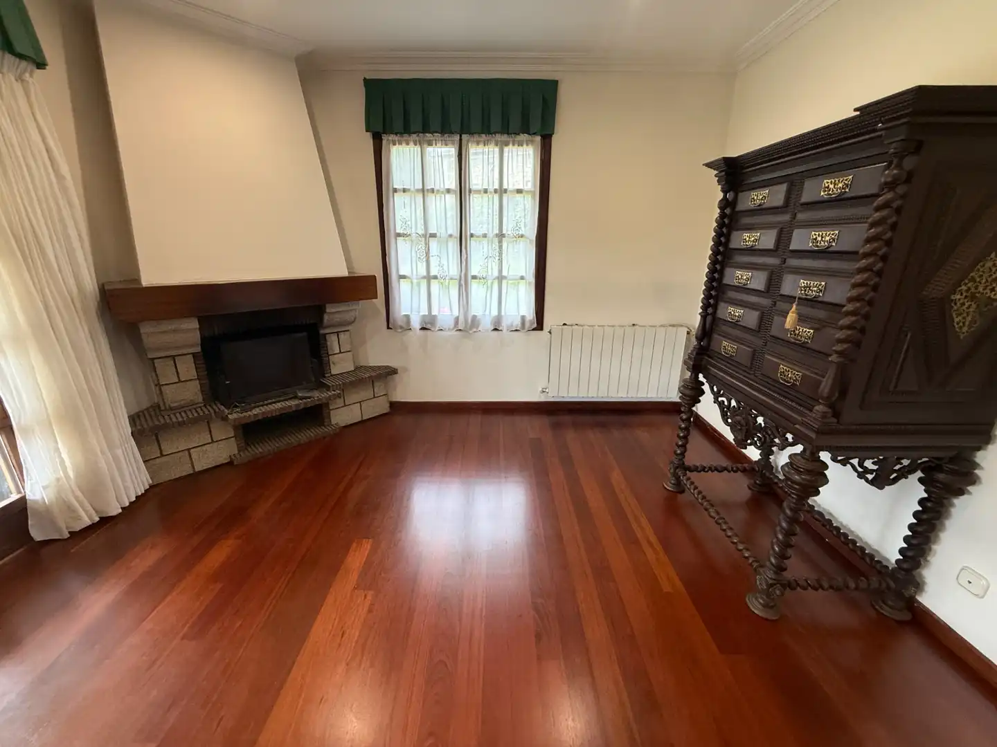 Wohnzimmer von Haus oder Chalet zum Verkauf in Gijón  mit Heizung, Privatgarten und Parkett
