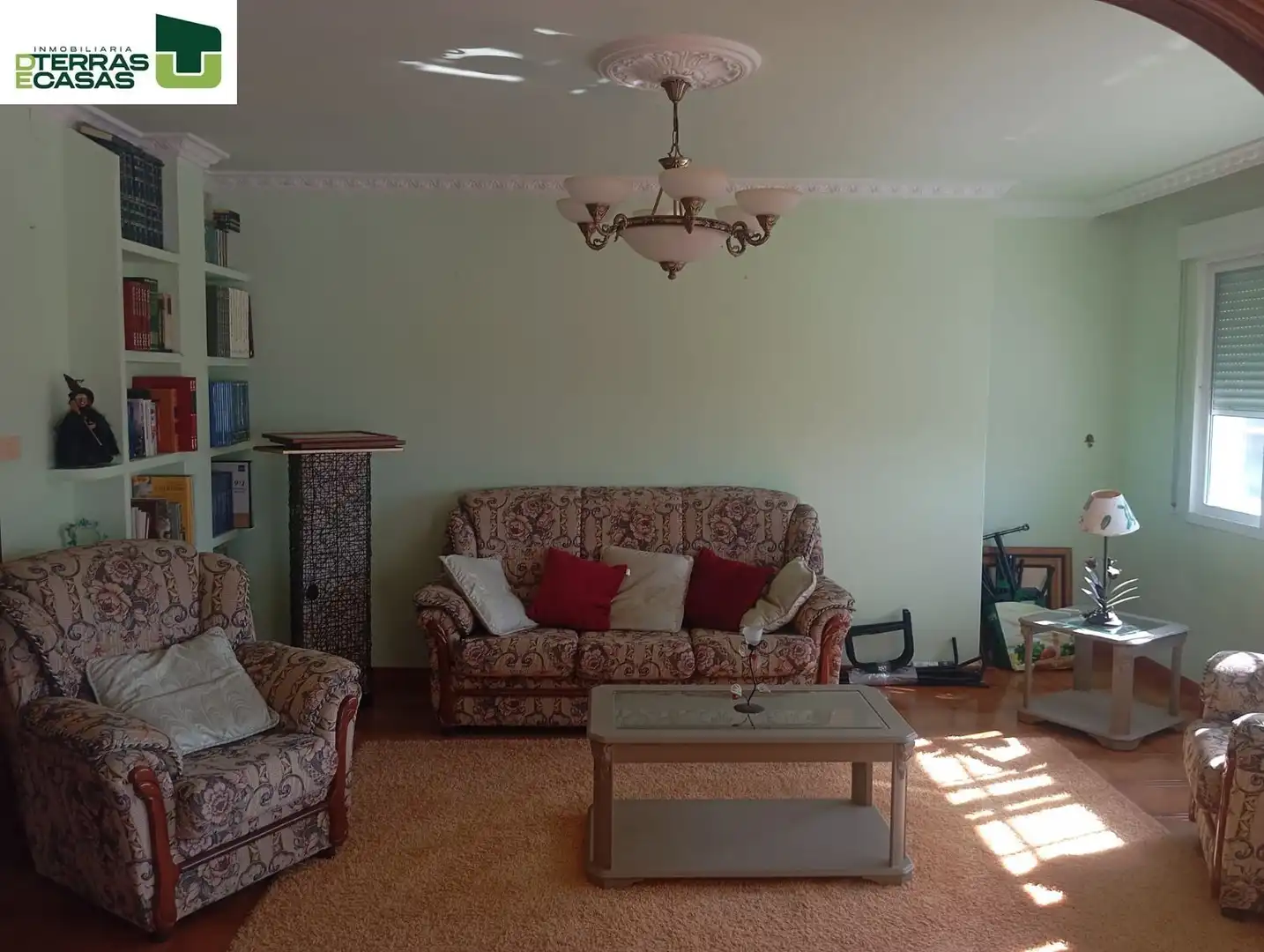 Sala d'estar de Casa o xalet en venda en Bueu amb Calefacció, Terrassa i Traster
