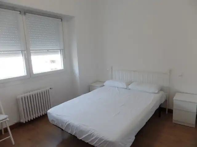 Schlafzimmer von Wohnung zur Miete in Madrid mit Heizung, Terrasse und Möbliert
