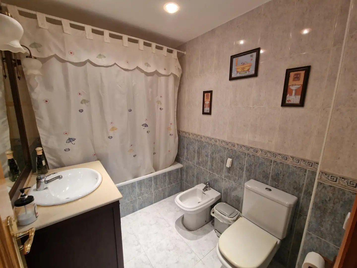 Badezimmer von Einfamilien-Reihenhaus zum Verkauf in Águilas mit Klimaanlage, Privatgarten und Terrasse
