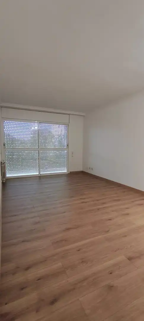 Habitación de Piso en venta en Sant Adrià de Besòs con Calefacción y Balcón