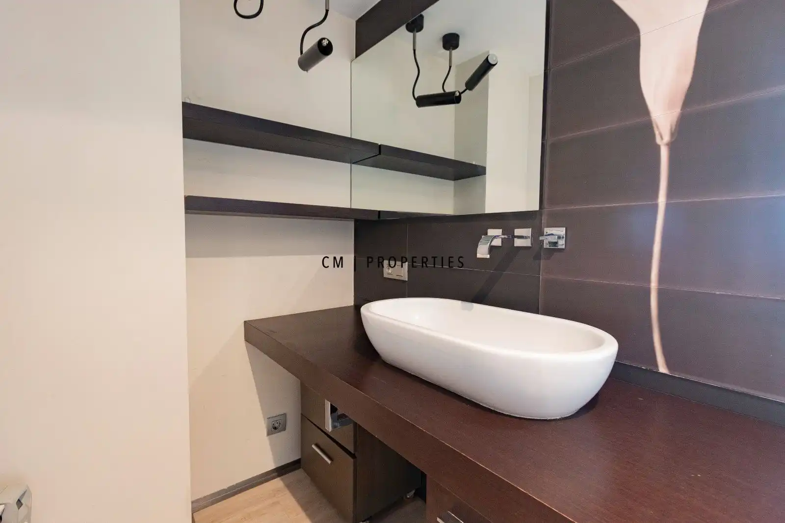 Badezimmer von Dachboden zur Miete in Valencia mit Klimaanlage, Heizung und Parkett