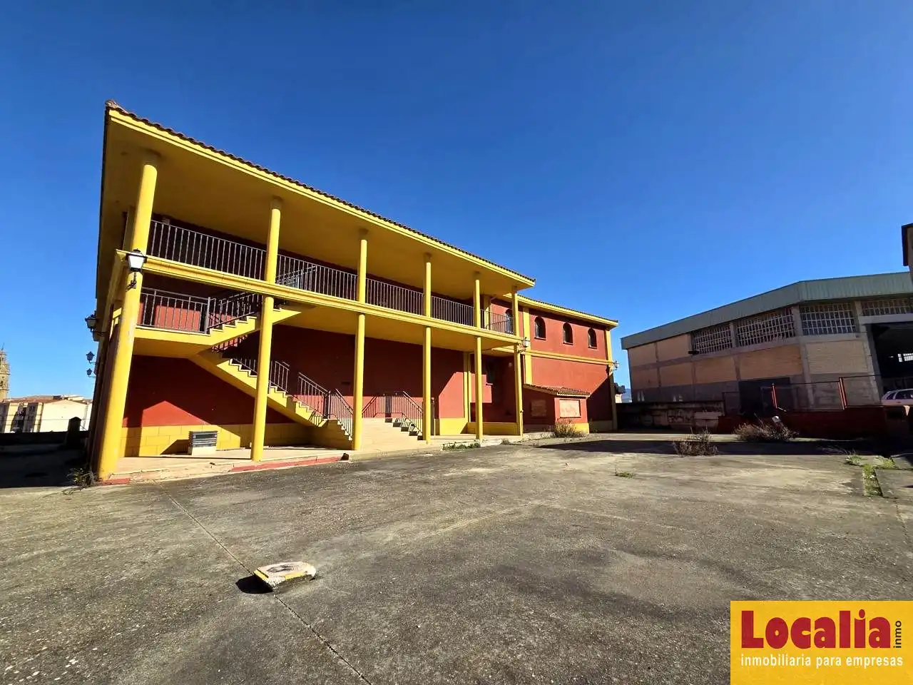 Vista exterior de Nave industrial en venta en Haro