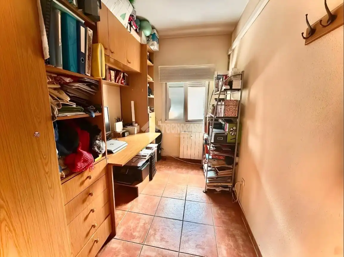Flat for sale in C. Ribadeo, Valderas - Los Castillos