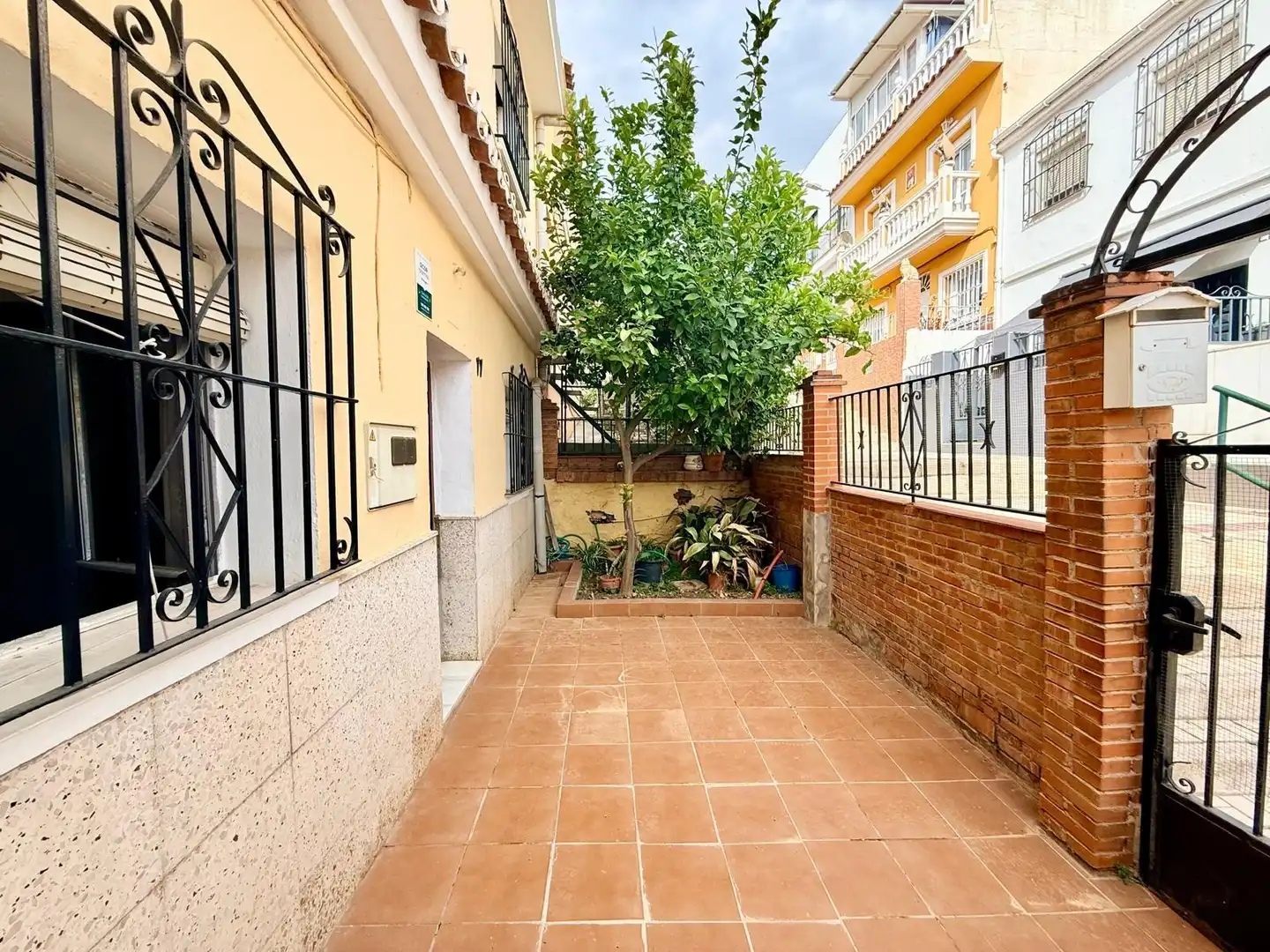 Vista exterior de Casa adosada en venta en Málaga con Terraza