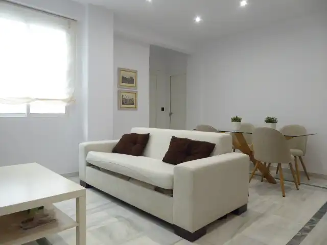Wohnung mit Aufzug zur Miete in Calle Molina Lario 20, imagen 2
