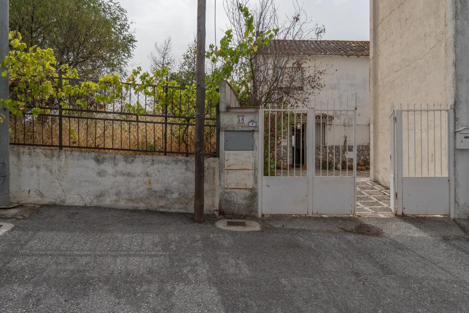 Houses for sale in Camino DE LA BARRERA (FAR), 58, Fargue