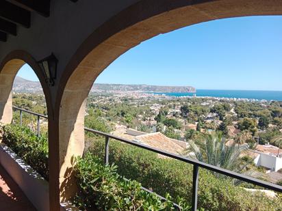 Vista exterior de Casa o xalet en venda en Jávea / Xàbia amb Aire condicionat, Calefacció i Jardí privat