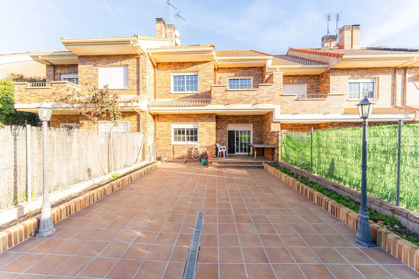 Exterior view of Houses for sale in Arroyomolinos (Madrid)  with Air Conditioner, Heating and Private garden