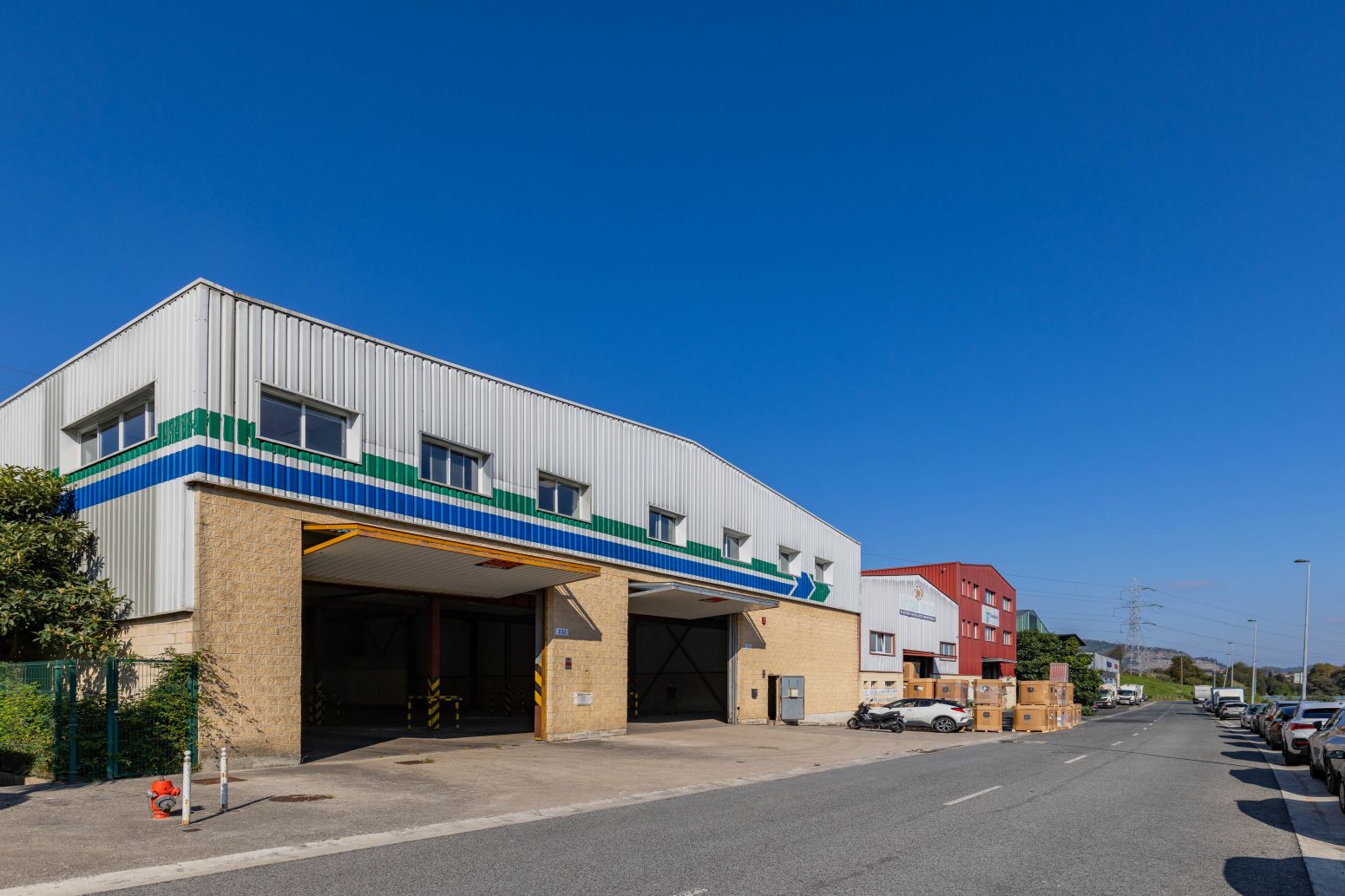 Vista exterior de Nau industrial en venda en Urnieta