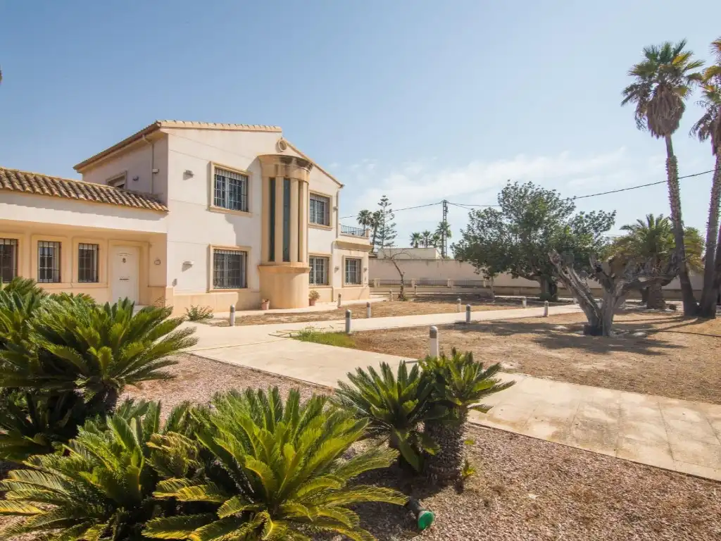 Casa con terraza en venta en Peña de las Águilas