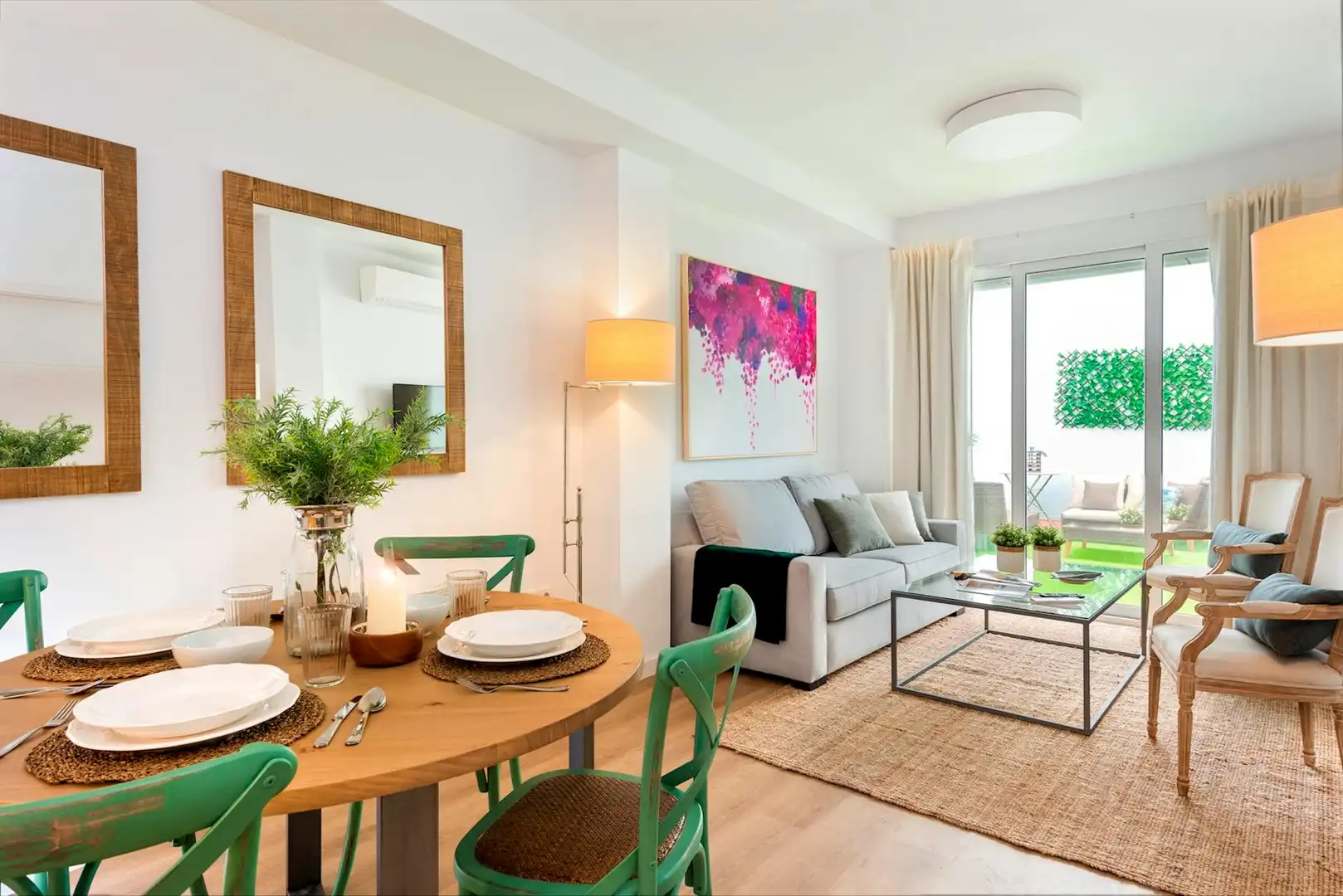 Living room of Flat for rent in Sevilla  with Air Conditioner, Heating and Washing machine
