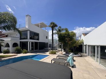 Villa con balcone in vendita a Calle los Granados 18