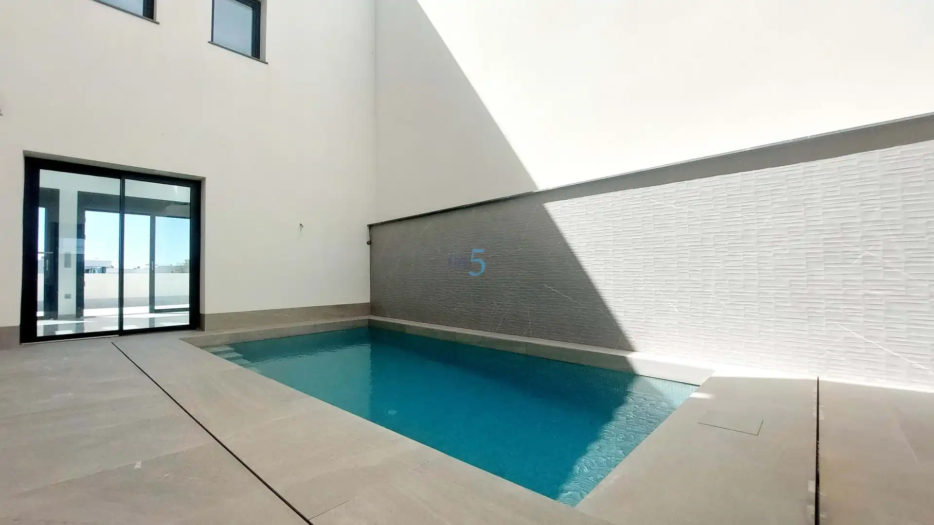 Piscina de Casa o xalet en venda en San Pedro del Pinatar amb Aire condicionat, Terrassa i Piscina