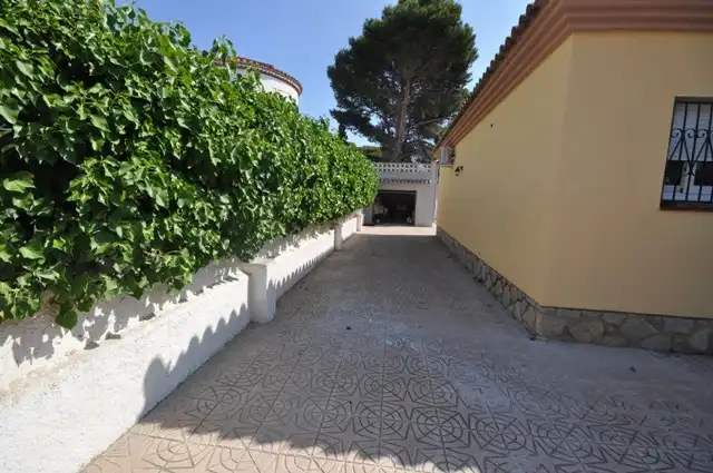 Chalet con piscina en venta en Miami Platja, imagen 6