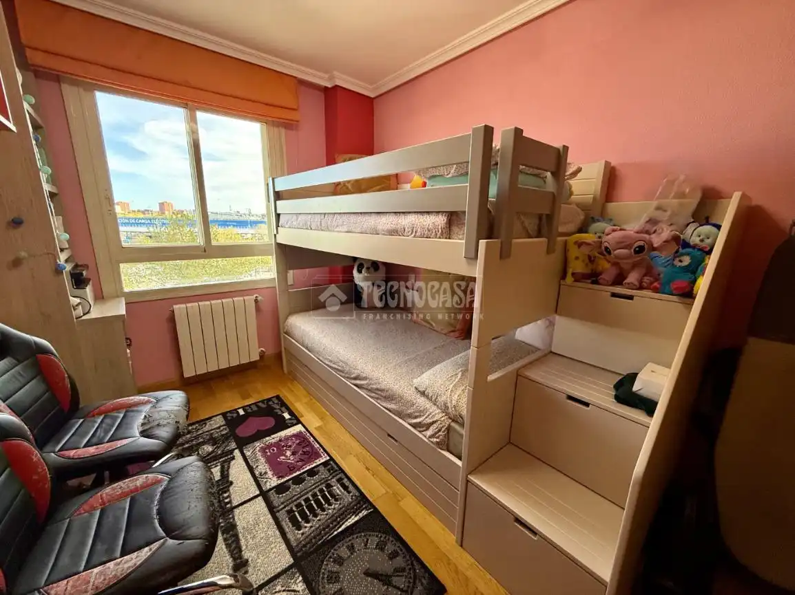 Bedroom of Flat for sale in Madrid  with Air Conditioner and Heating