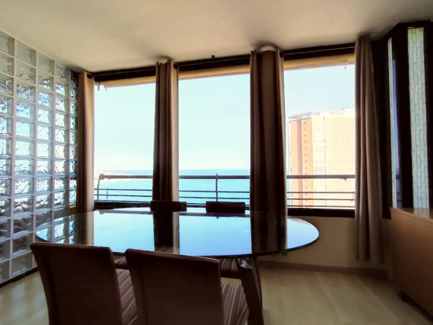 Menjador de Apartament de lloguer en Alicante / Alacant amb Parquet, Moblat i Forn