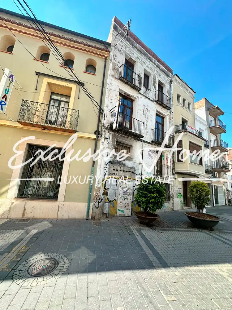 Vista exterior de Edificio en venta en Benicarló