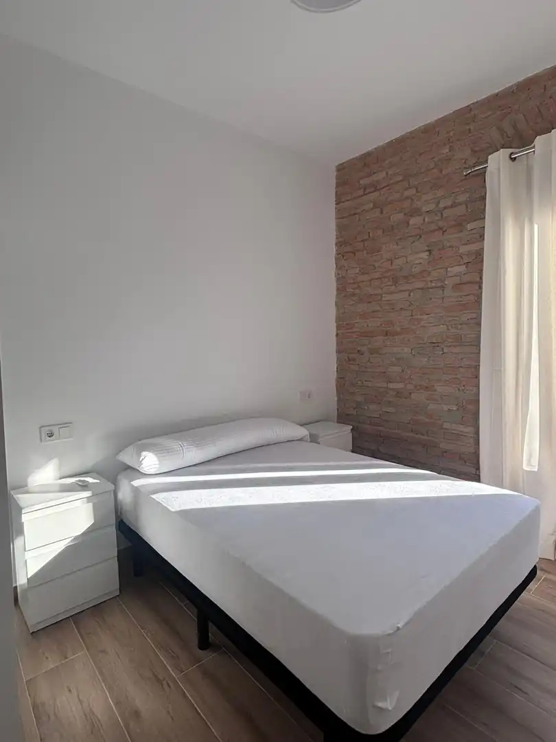 Bedroom of Flat for rent in Granada  with Air Conditioner, Furnished and Balcony