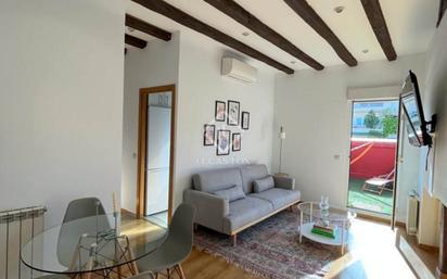 Living room of Flat for sale in  Madrid Capital  with Air Conditioner, Heating and Parquet flooring