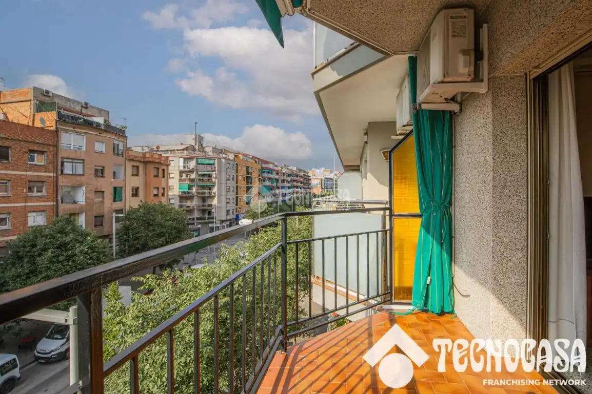 Piso con terraza en venta en Riu Sud