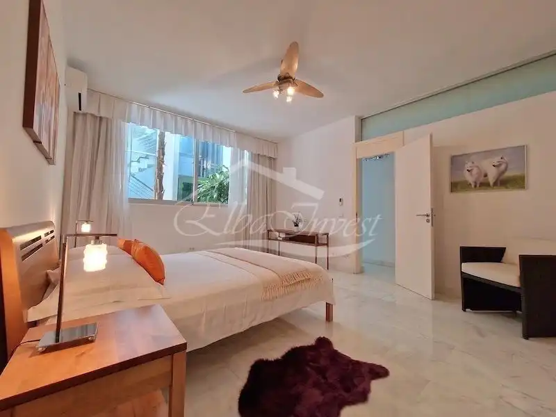 Dormitori de Casa o xalet en venda en Adeje amb Aire condicionat, Jardí privat i Terrassa