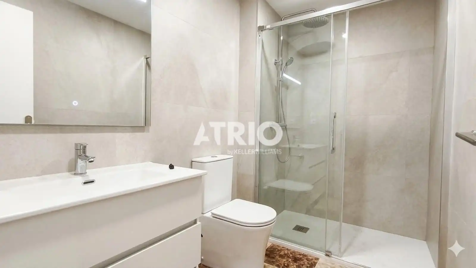 Baño de Piso en venta en  Palma de Mallorca con Aire acondicionado, Terraza y Alarma