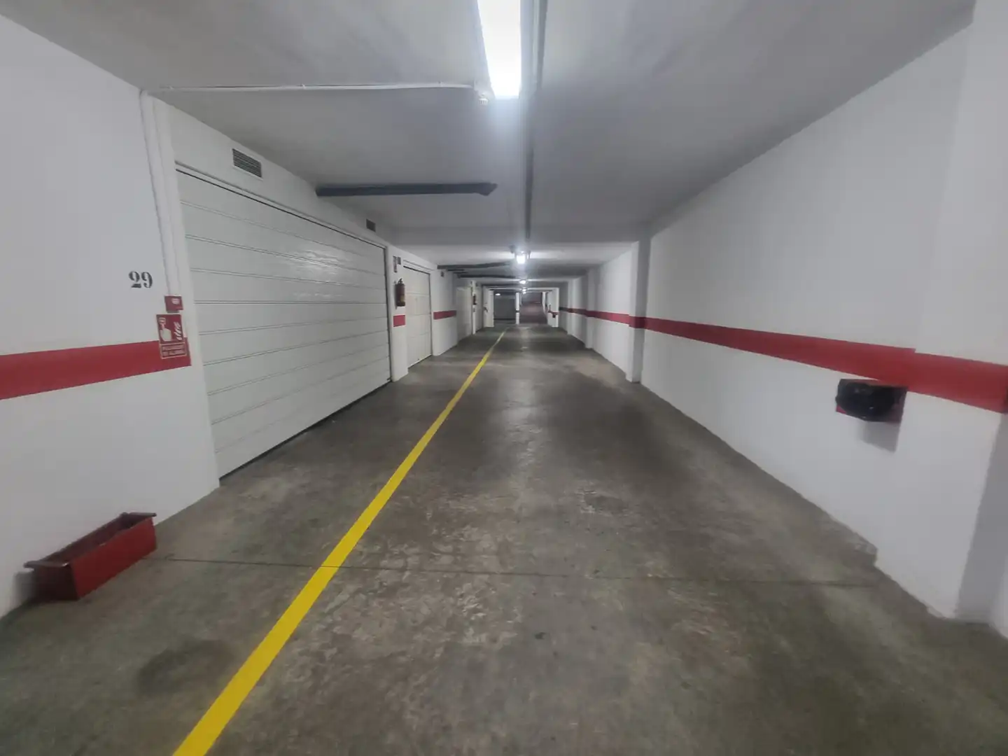 Aparcament de Casa o xalet en venda en Almería amb Aire condicionat, Calefacció i Jardí privat