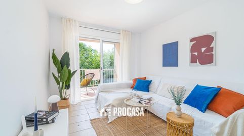 Luminoso piso con terraza, con plaza de aparcamiento incluida en Empuriabrava, imatge 2