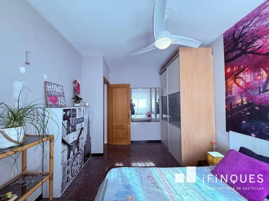 Bedroom of Houses for sale in Castellar del Vallès  with Air Conditioner, Private garden and Parquet flooring