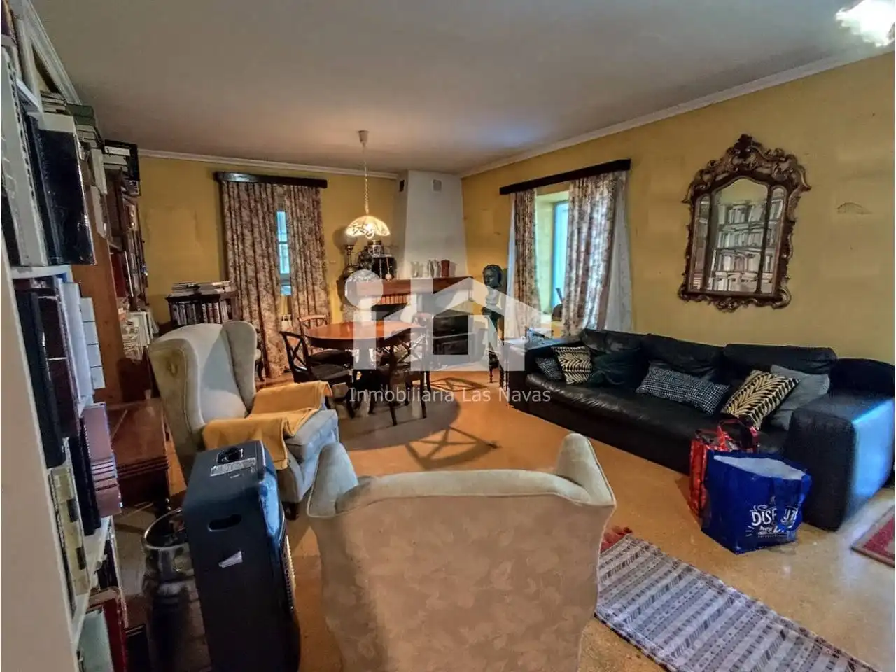 Sala de estar de Piso en venta en Las Navas del Marqués  con Calefacción, Terraza y Trastero