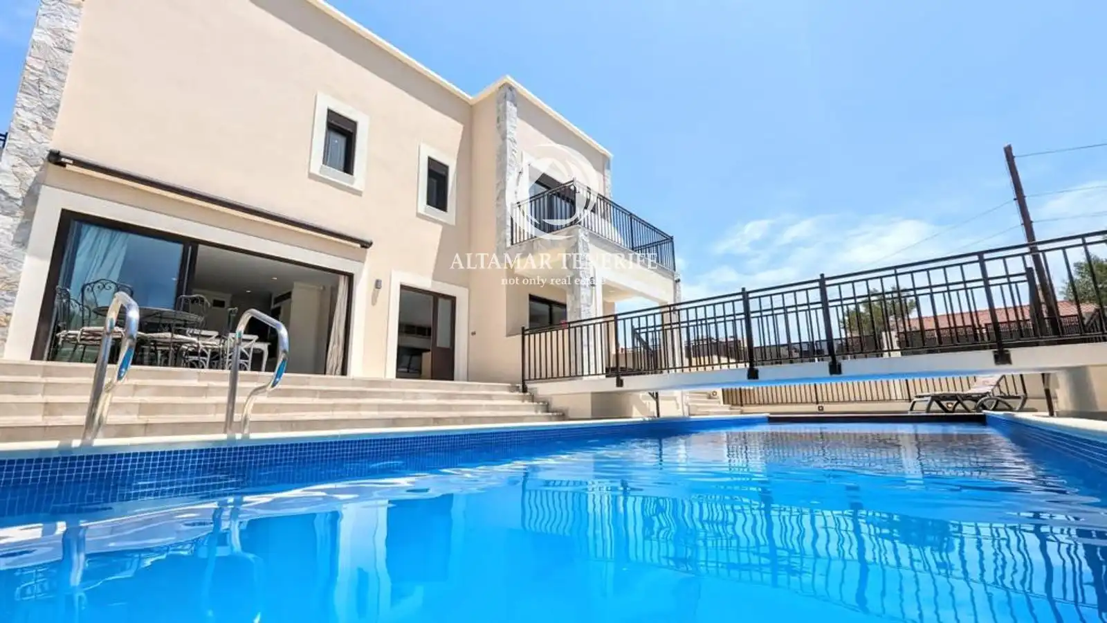 Houses for sale in La Mareta, Los Abrigos