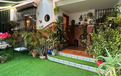 Jardí de Casa o xalet en venda en Montequinto amb Aire condicionat i Piscina