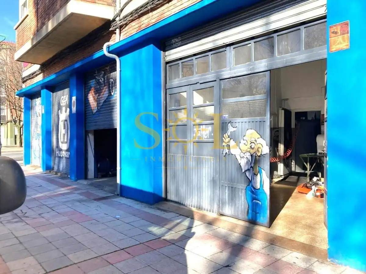 Locale commerciale in affitto a Calle Gn Benavides 1, imagen 3