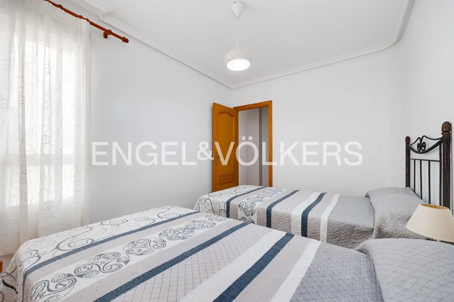Bedroom of Attic for sale in Guardamar del Segura  with Air Conditioner, Heating and Terrace