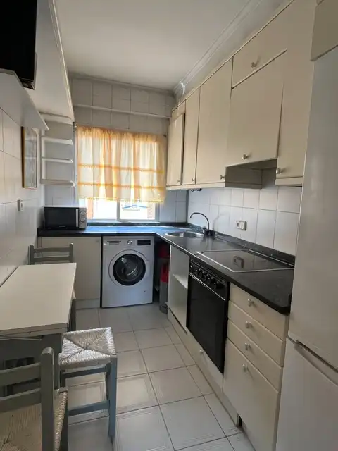 Küche von Wohnung zum Verkauf in Santander mit Heizung, Privatgarten und Möbliert