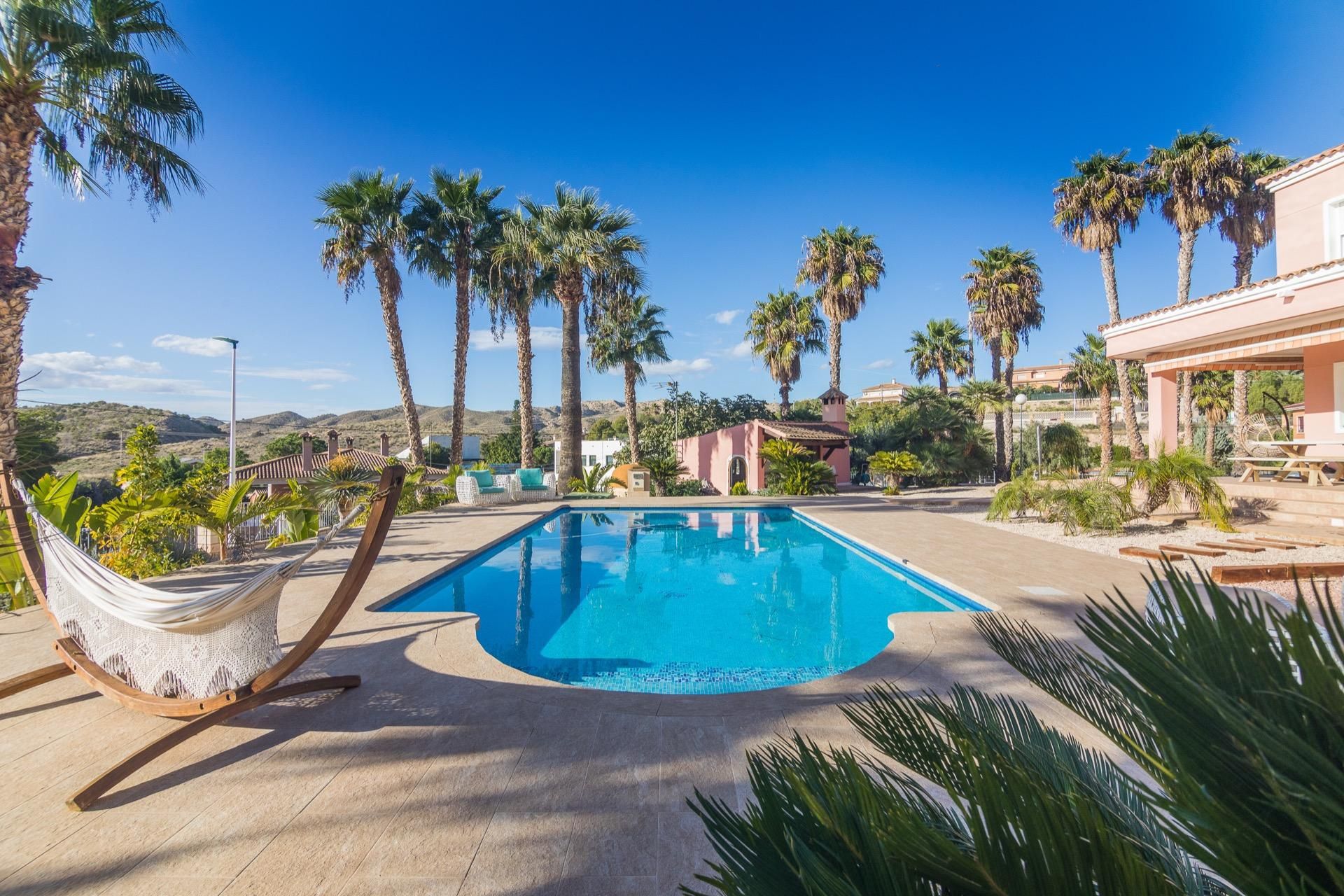 Piscina de Casa o xalet en venda en Elche / Elx amb Aire condicionat, Calefacció i Jardí privat