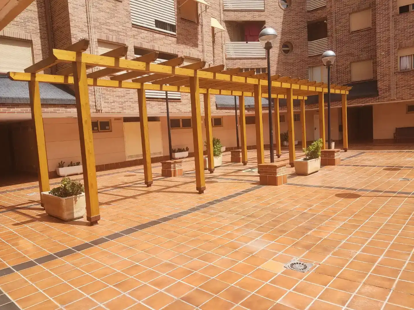Terrassa de Pis en venda en Alcalá de Henares amb Aire condicionat, Piscina i Balcó