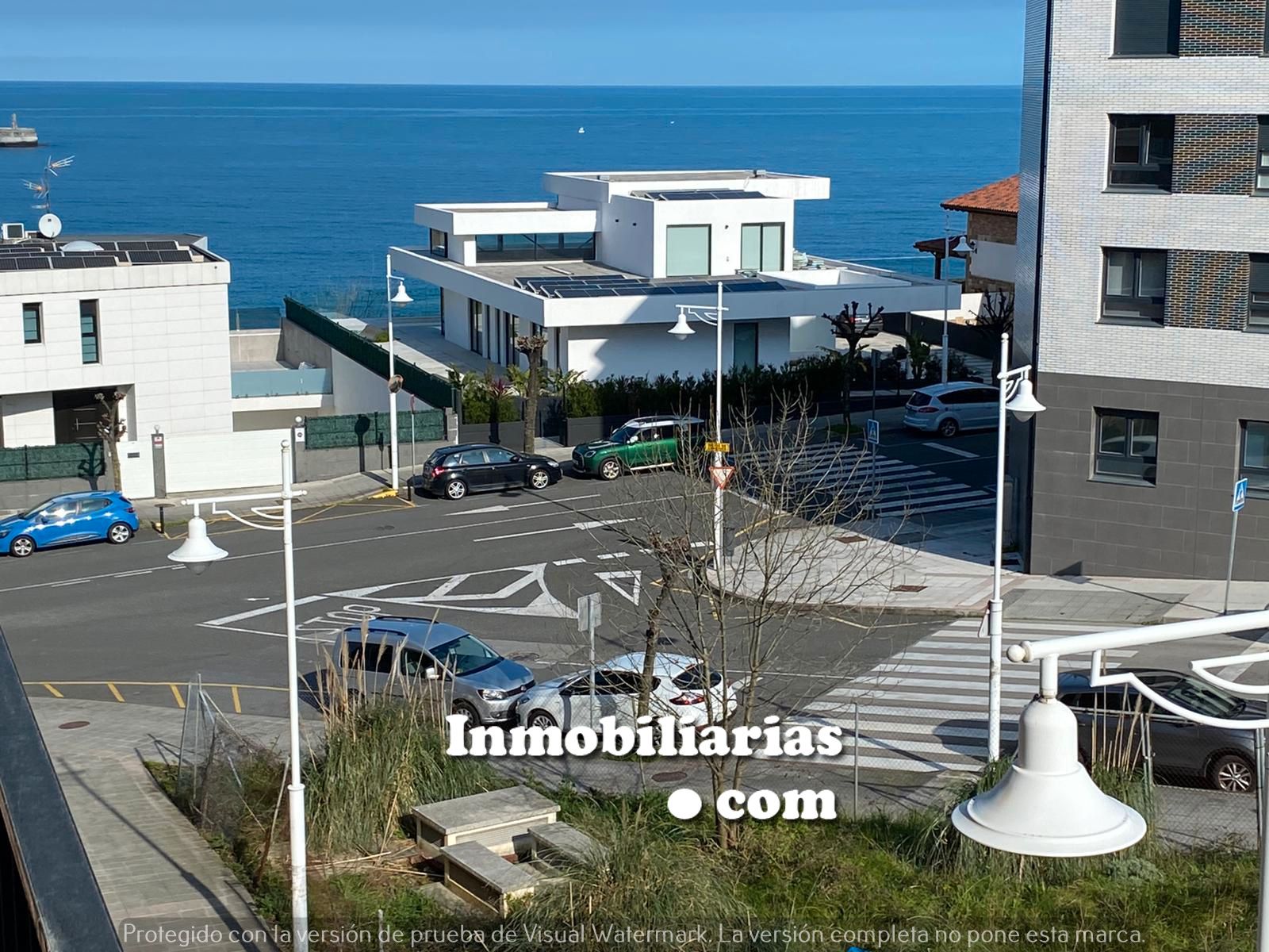 Exterior view of Flat for sale in Castro-Urdiales  with Heating, Private garden and Parquet flooring