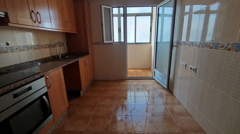 Foto 4 de Piso en venta en C/ Reyes Católicos , Petrer, Alicante