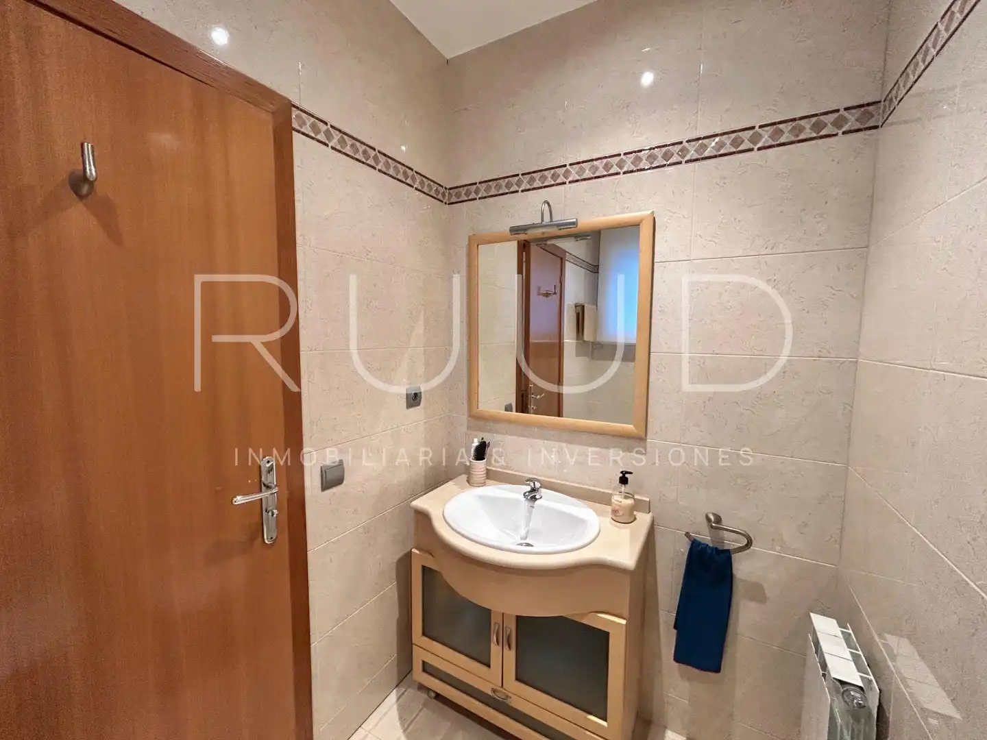 Bathroom of Flat for sale in Castelldefels  with Air Conditioner, Heating and Private garden
