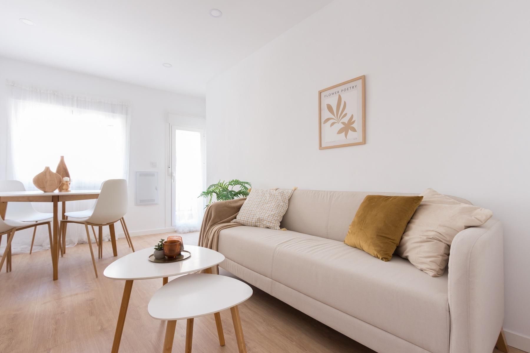 Sala d'estar de Apartament en venda en  Sevilla Capital amb Parquet i Terrassa