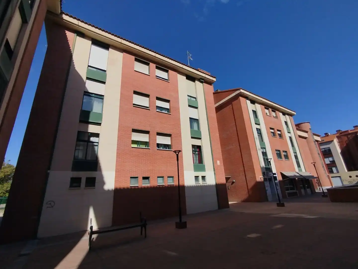 Vista exterior de Pis en venda en Laguna de Duero, Valladolid